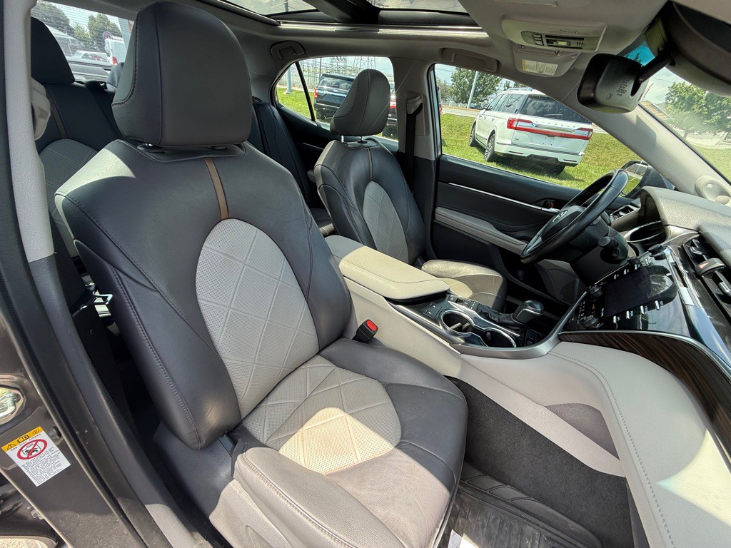 2018 Toyota Camry Image 18