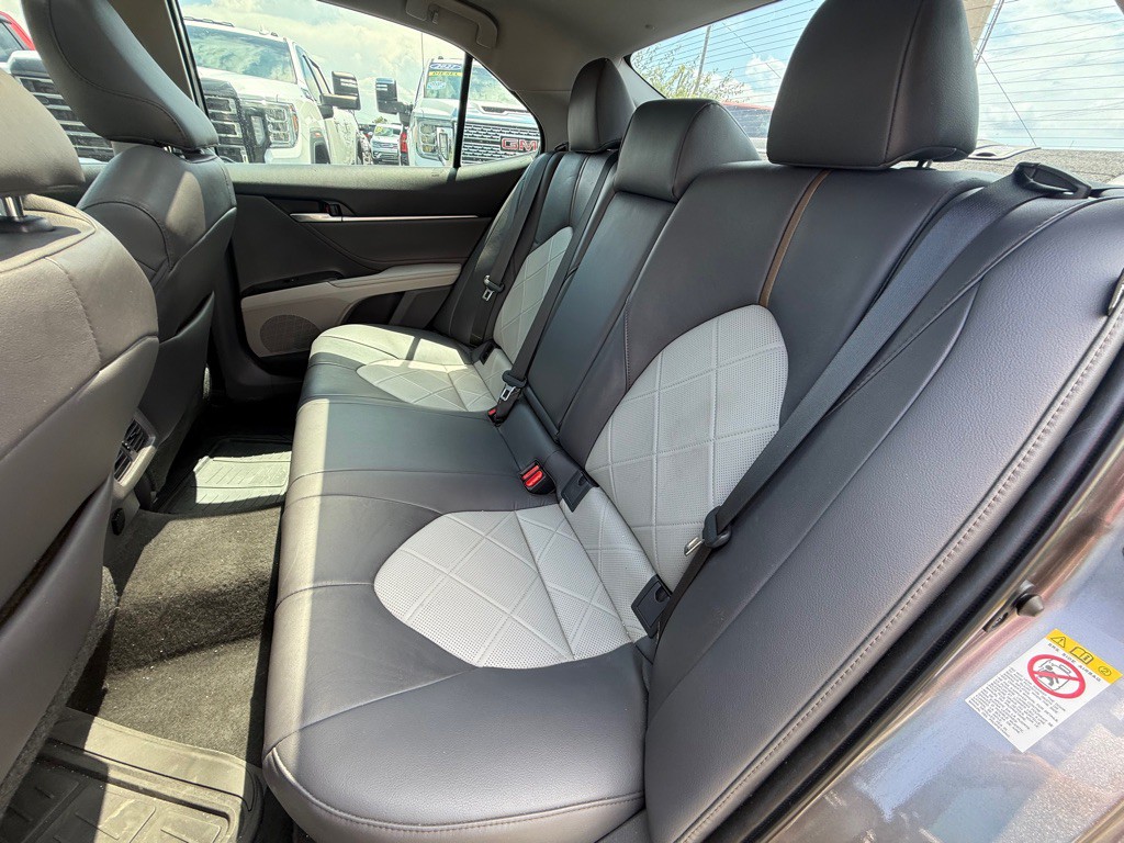 2018 Toyota Camry Image 19