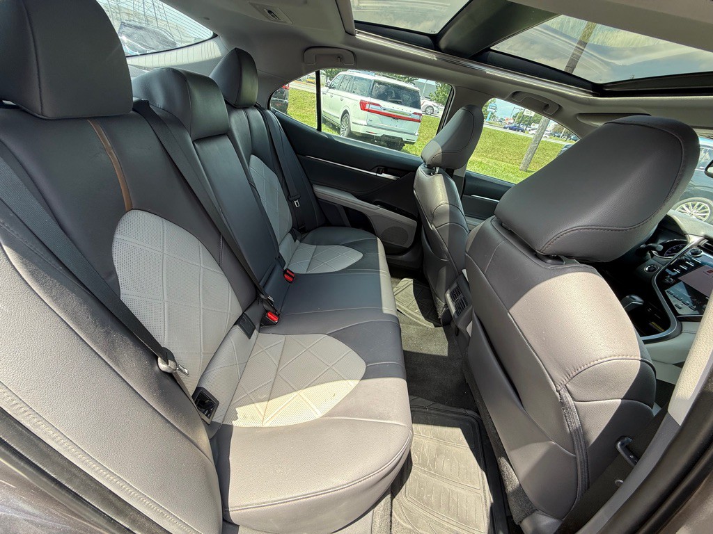 2018 Toyota Camry Image 20