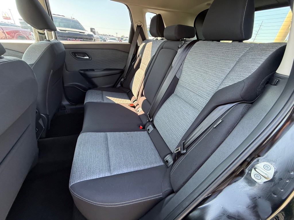 2021 Nissan Rogue Image 18