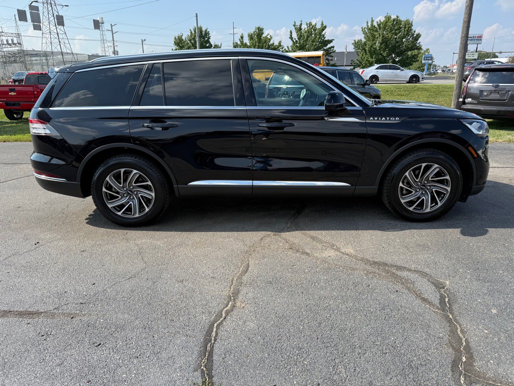 2022 Lincoln Aviator Image 8