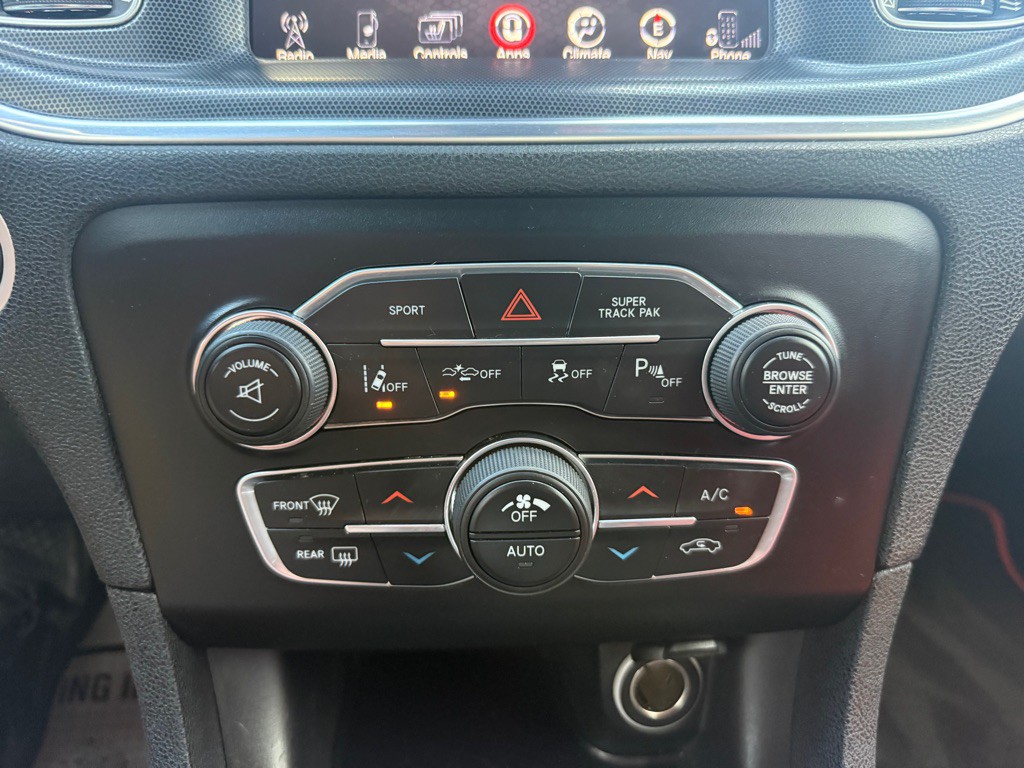 2016 Dodge Charger Image 19