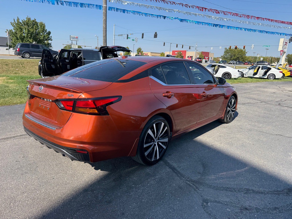 2021 Nissan Altima Image 7