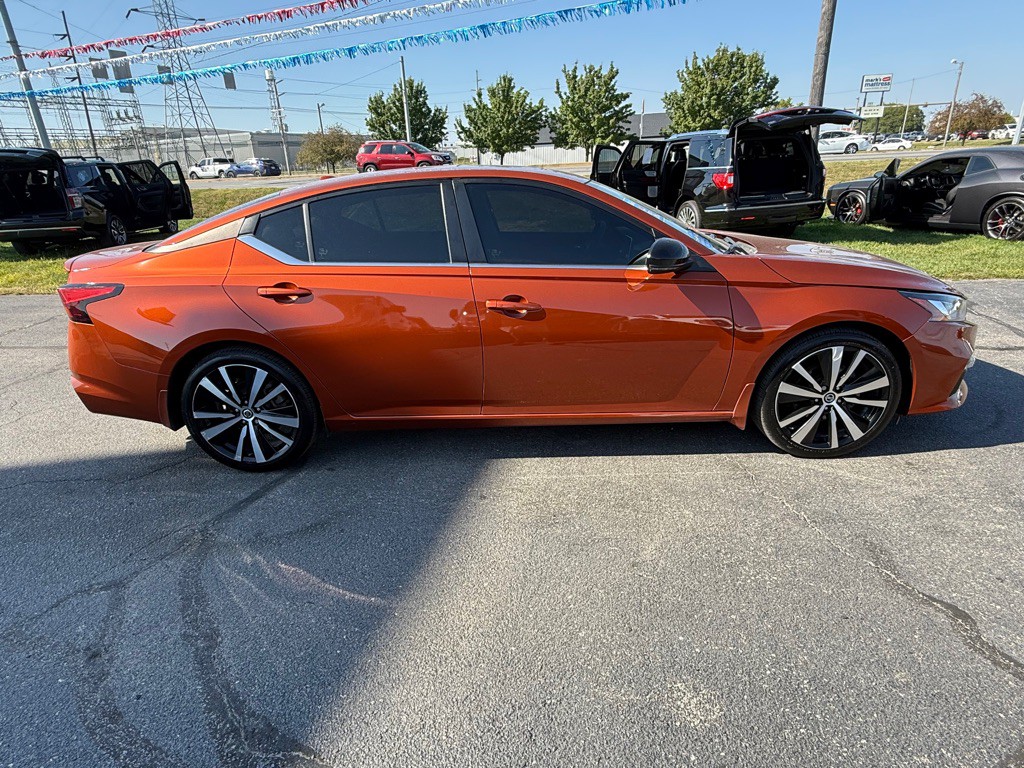2021 Nissan Altima Image 8