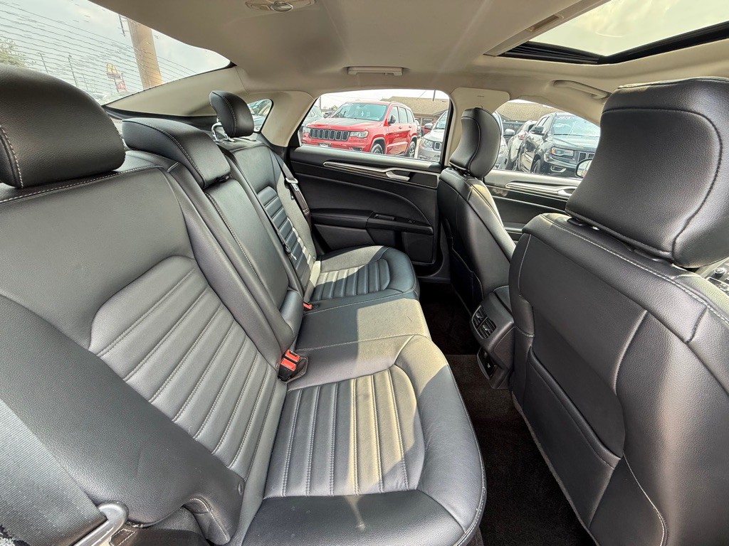 2017 Ford Fusion Image 17