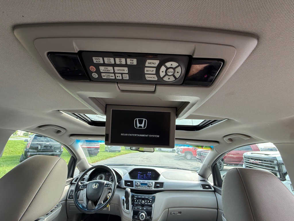 2012 Honda Odyssey Image 16