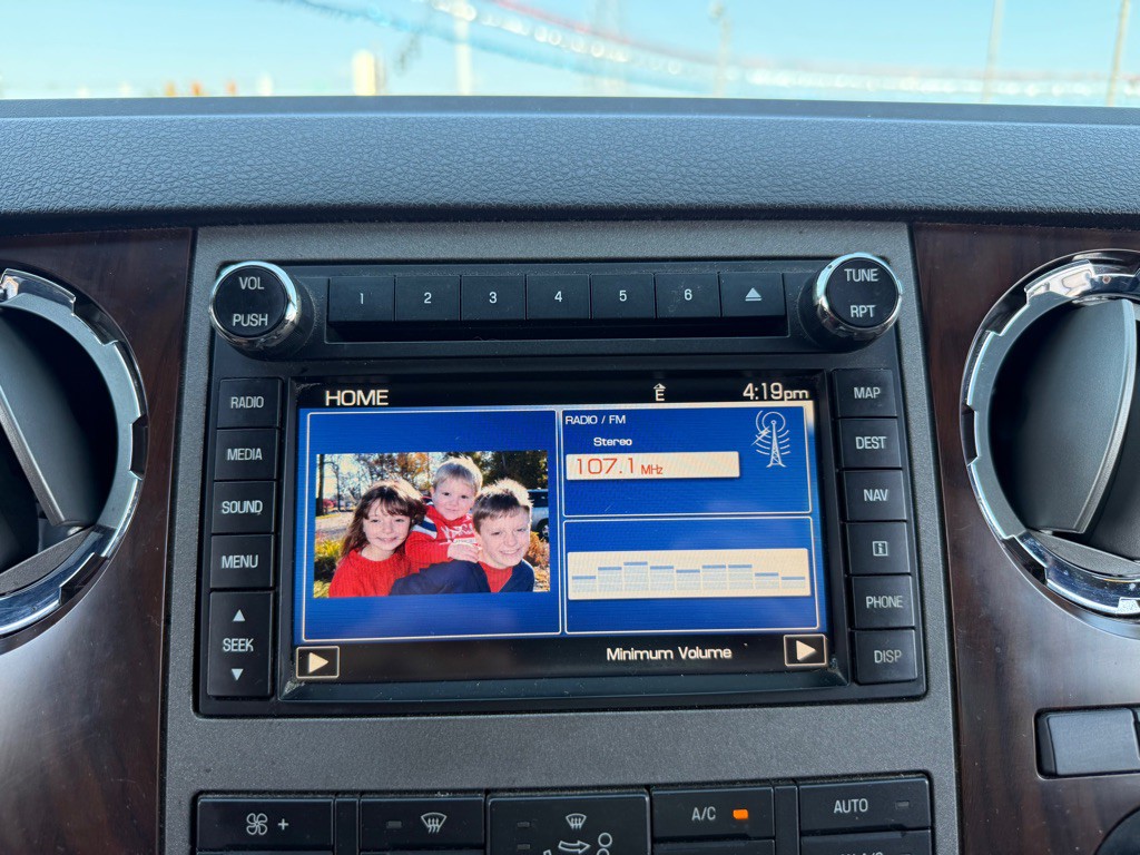 2011 Ford F-250 Image 12