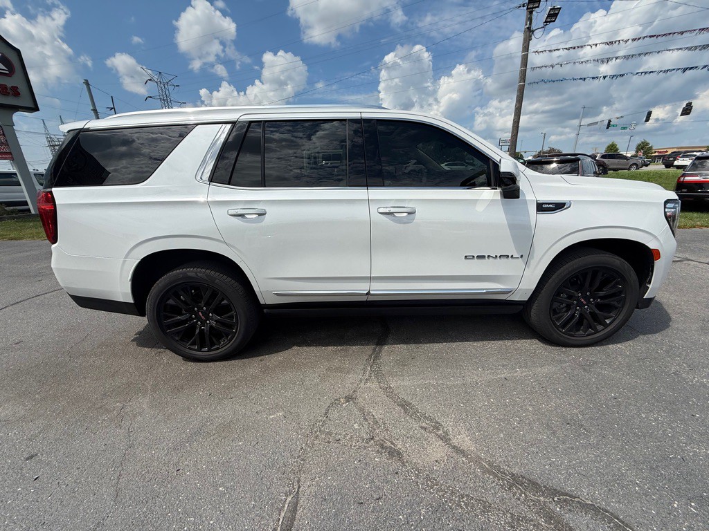 2022 GMC Yukon Image 7