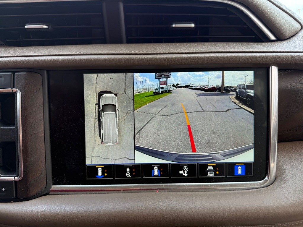2022 GMC Yukon Image 12