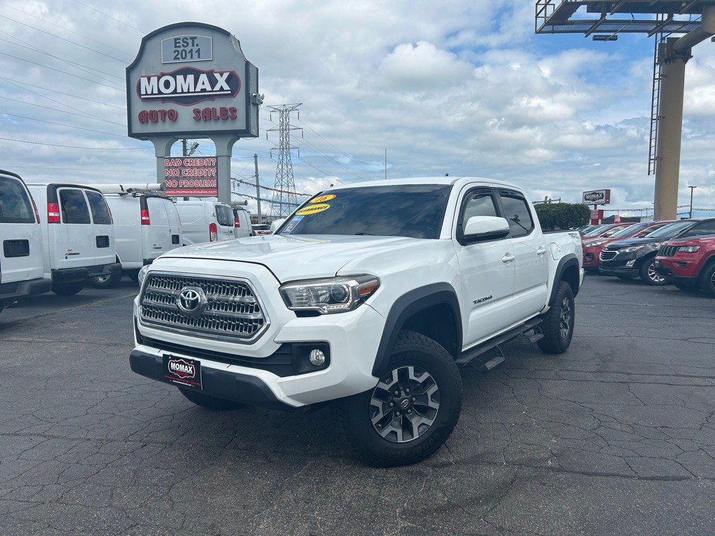 2016 Toyota Tacoma Image 2