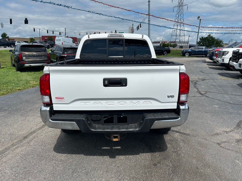 2016 Toyota Tacoma Image 8