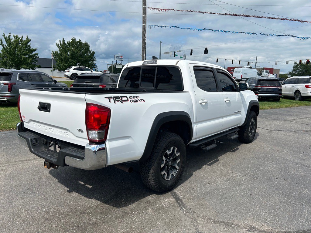 2016 Toyota Tacoma Image 9
