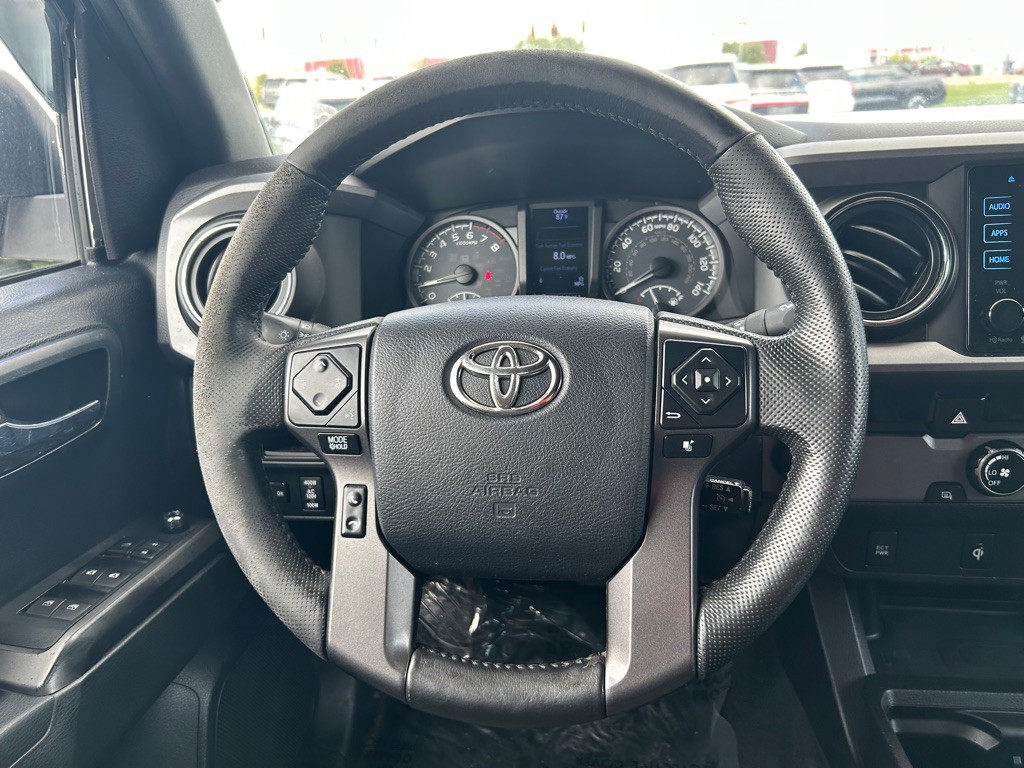 2016 Toyota Tacoma Image 16