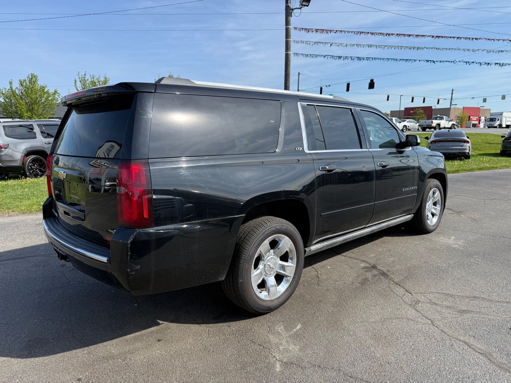 2015 Chevrolet Suburban Image 7
