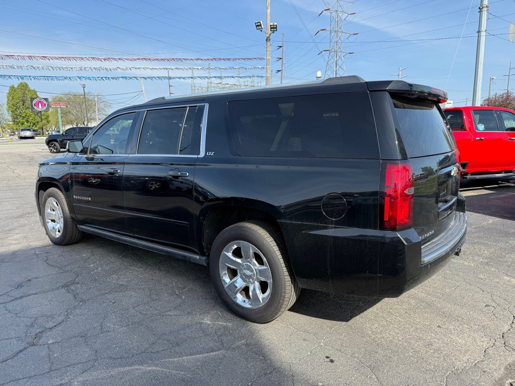 2015 Chevrolet Suburban Image 10