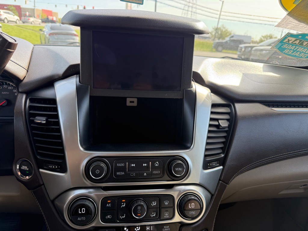 2015 Chevrolet Suburban Image 19