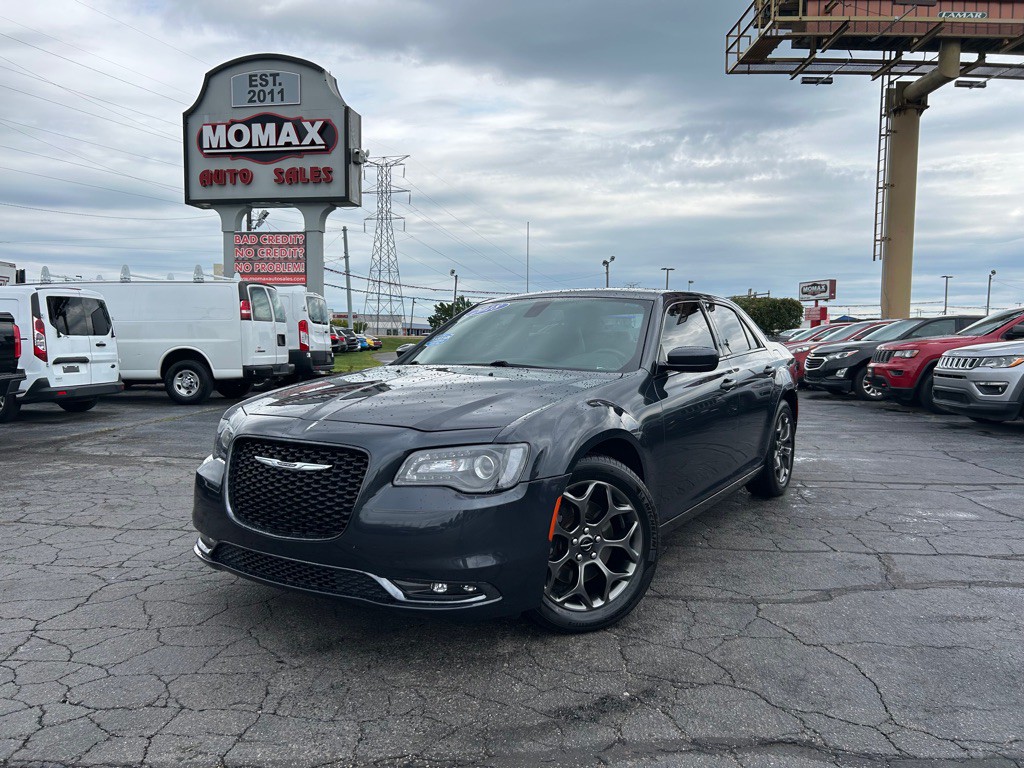 2018 Chrysler 300 Image 2