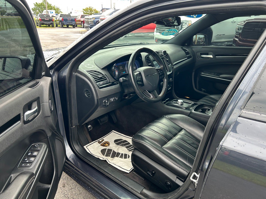 2018 Chrysler 300 Image 14
