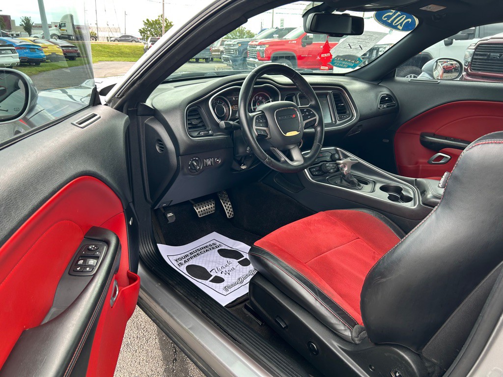 2015 Dodge Challenger Image 15