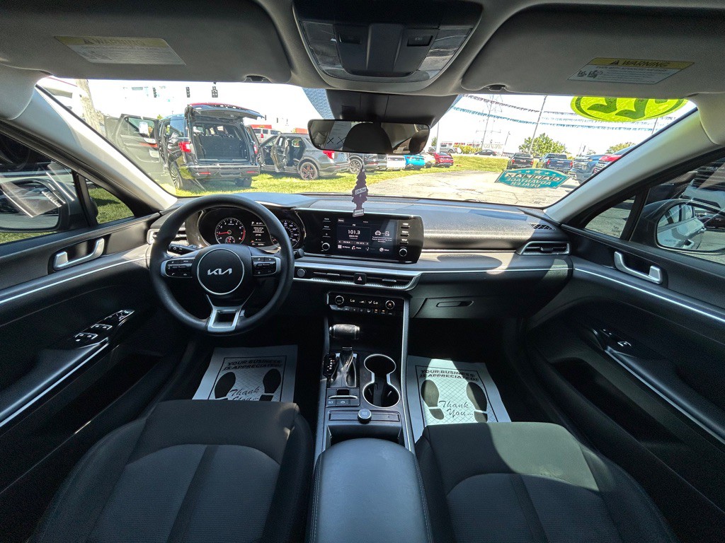 2022 Kia K5 Image 15