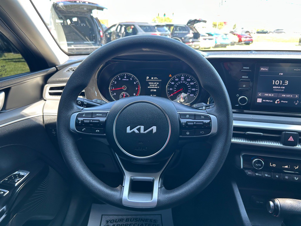 2022 Kia K5 Image 16