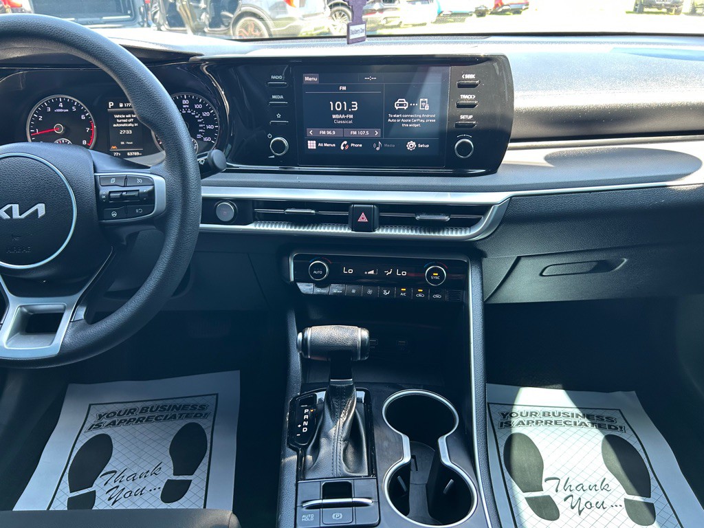 2022 Kia K5 Image 18