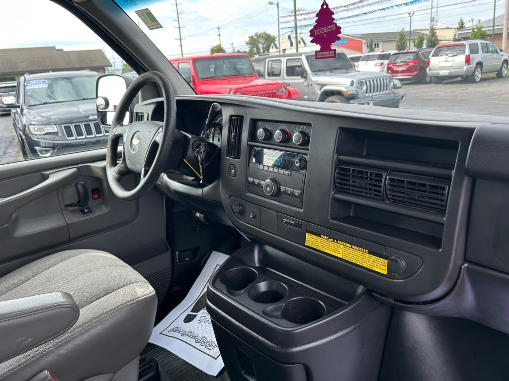 2014 Chevrolet Express Image 10