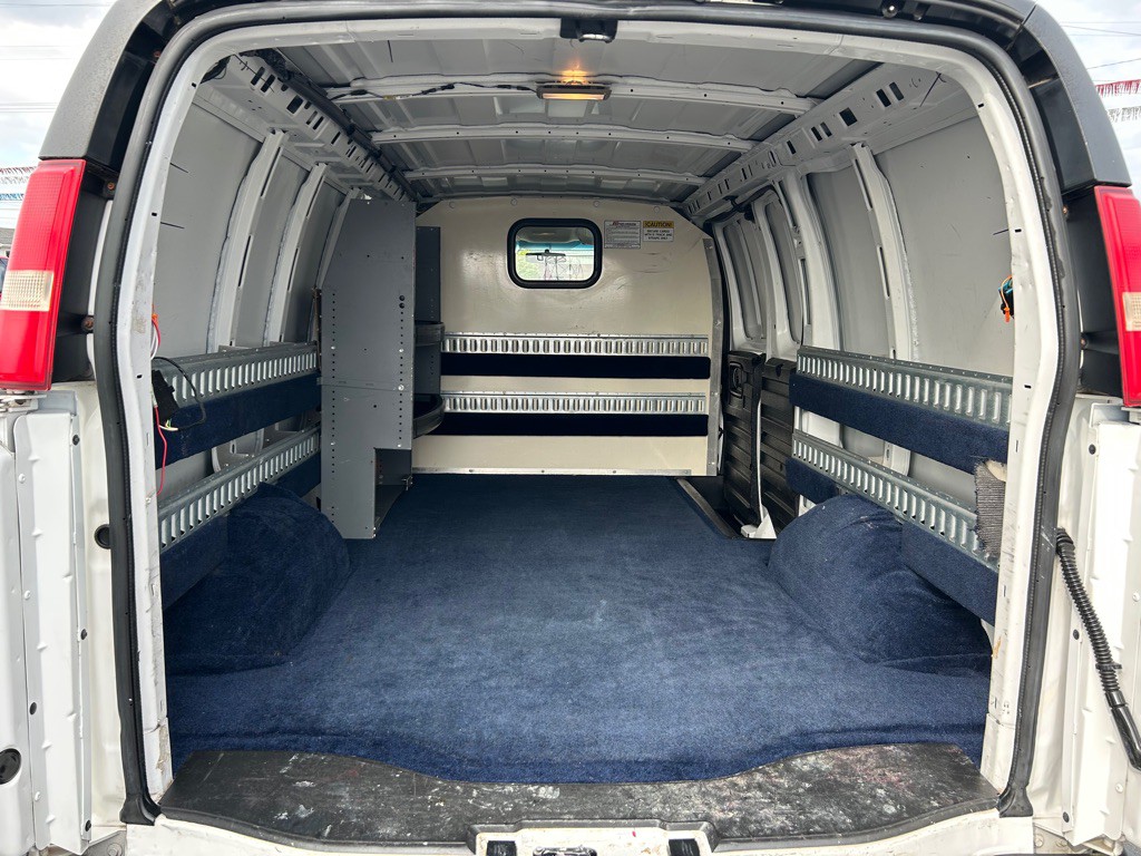 2014 Chevrolet Express Image 13