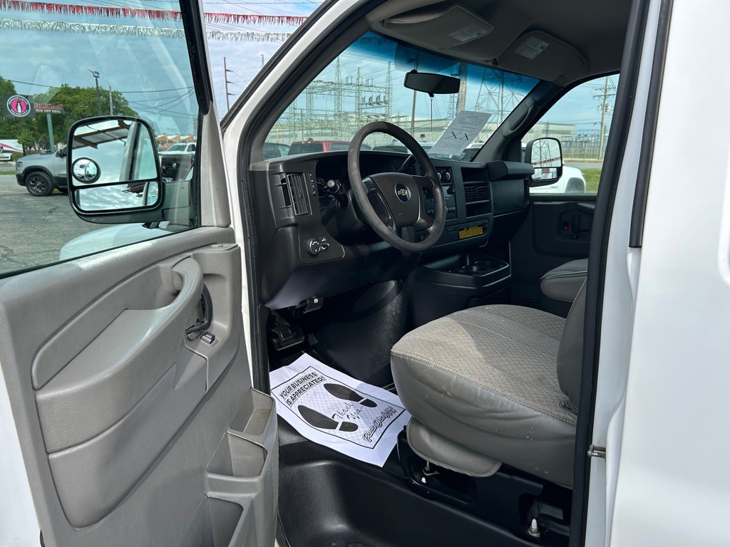 2014 Chevrolet Express Image 14