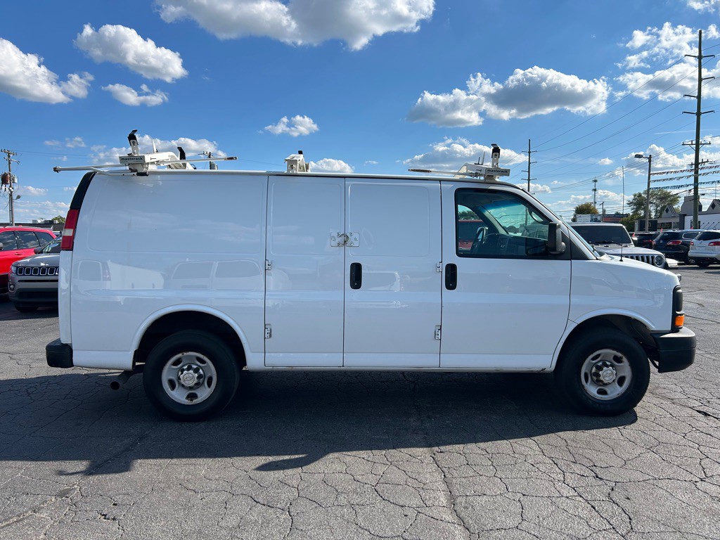 2015 Chevrolet Express Image 4