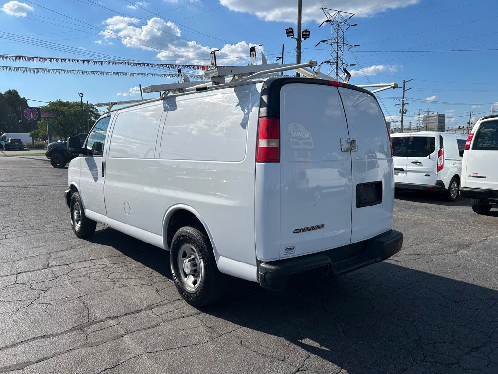 2015 Chevrolet Express Image 7