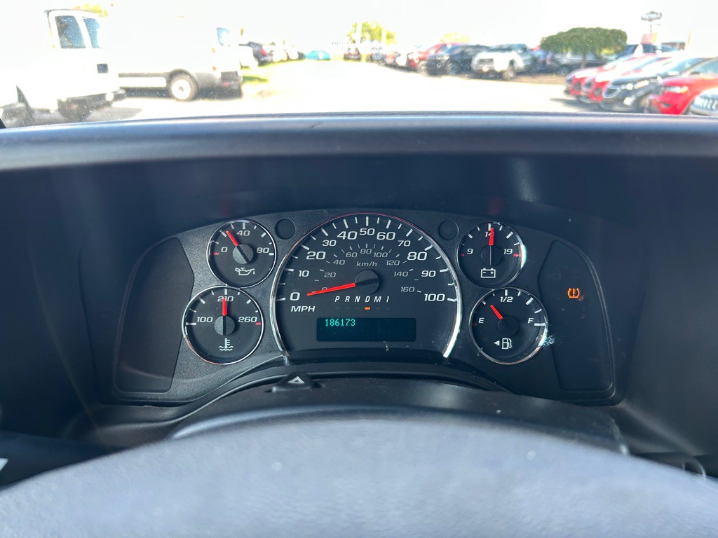 2015 Chevrolet Express Image 16