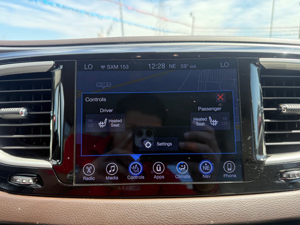 2017 Chrysler Pacifica Image 14