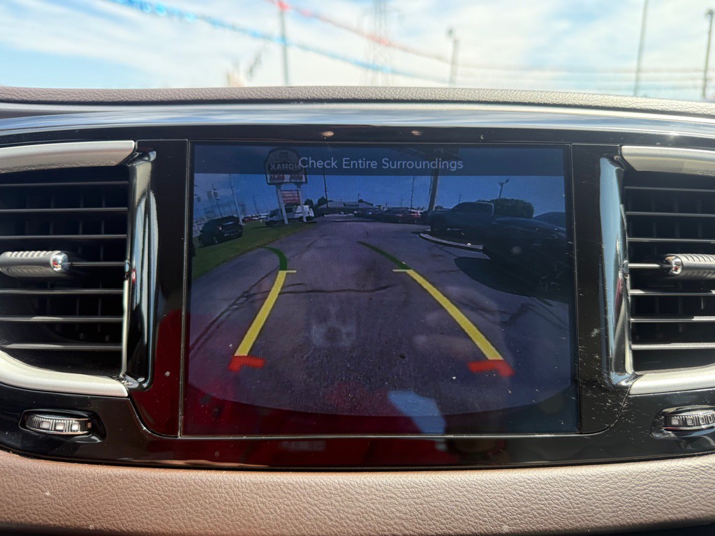 2017 Chrysler Pacifica Image 15