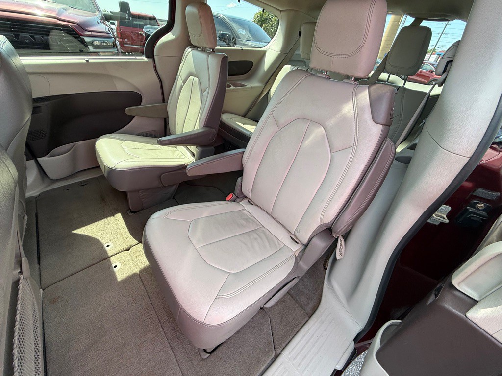2017 Chrysler Pacifica Image 20