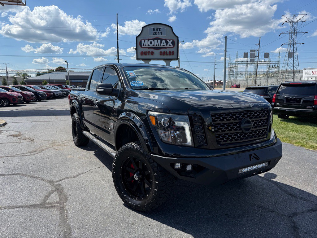 2019 Nissan Titan Image 2