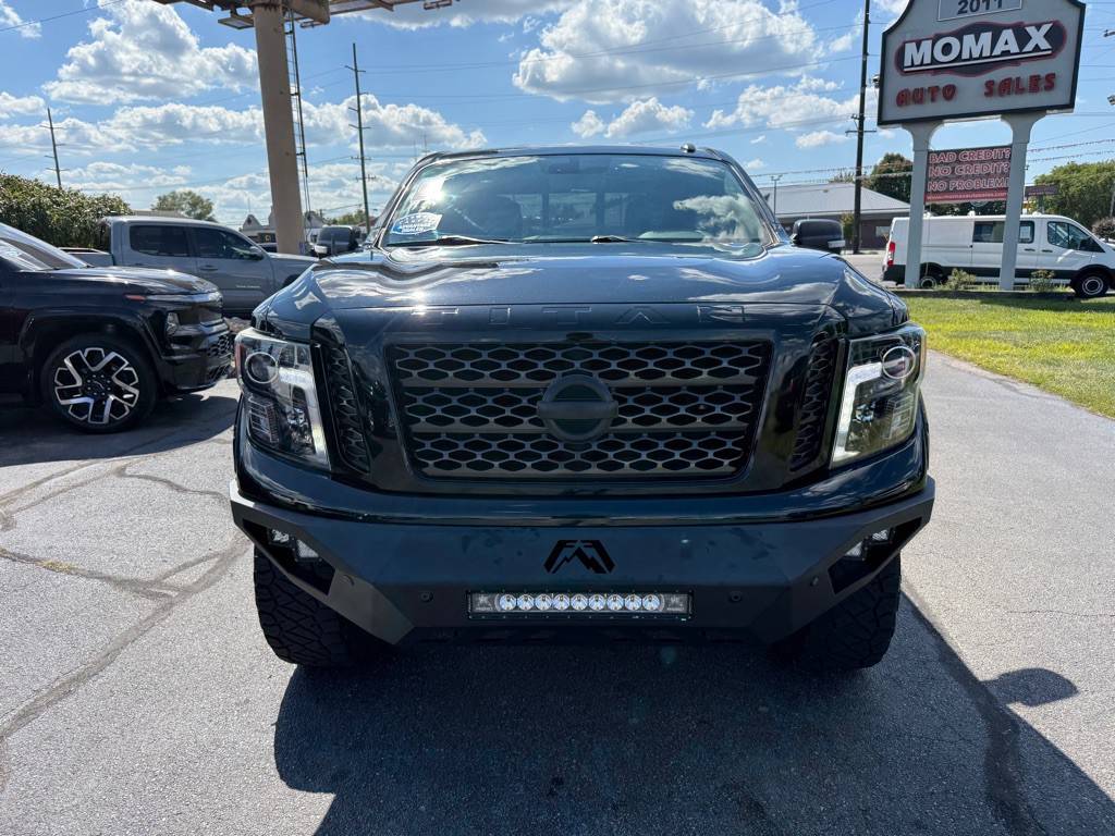 2019 Nissan Titan Image 3