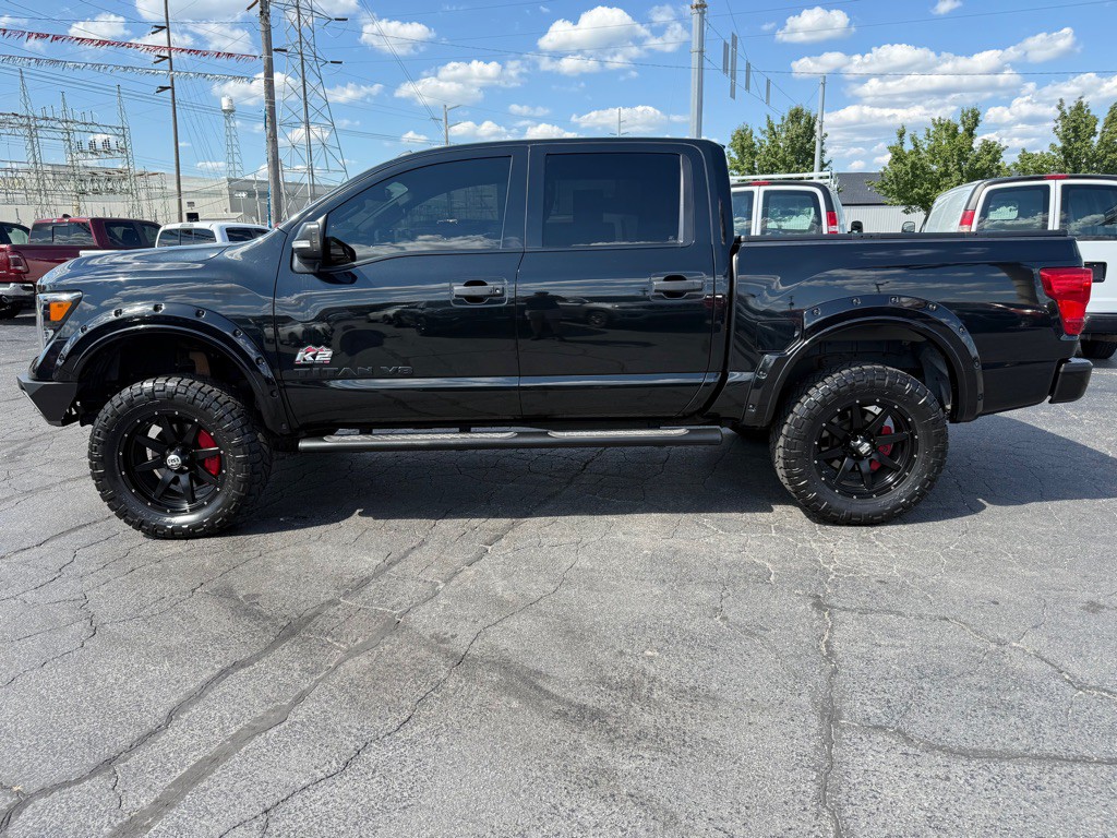 2019 Nissan Titan Image 8