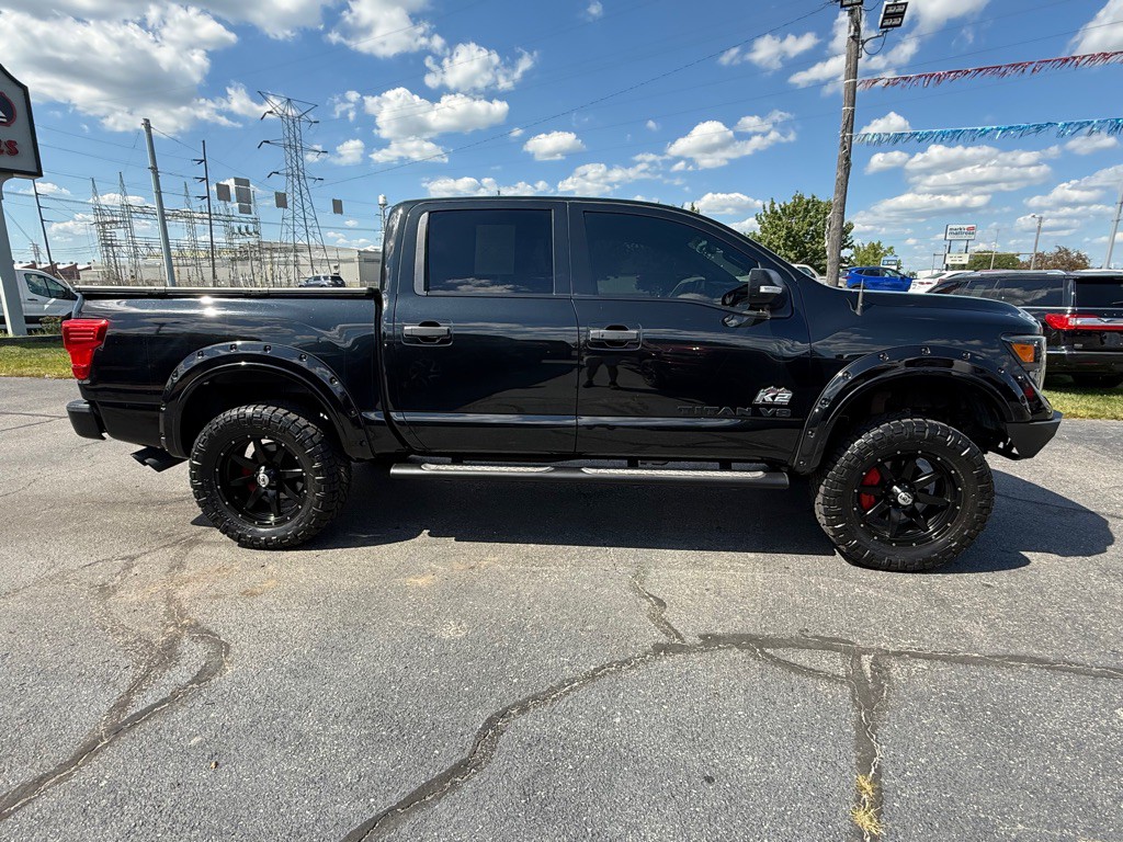 2019 Nissan Titan Image 9