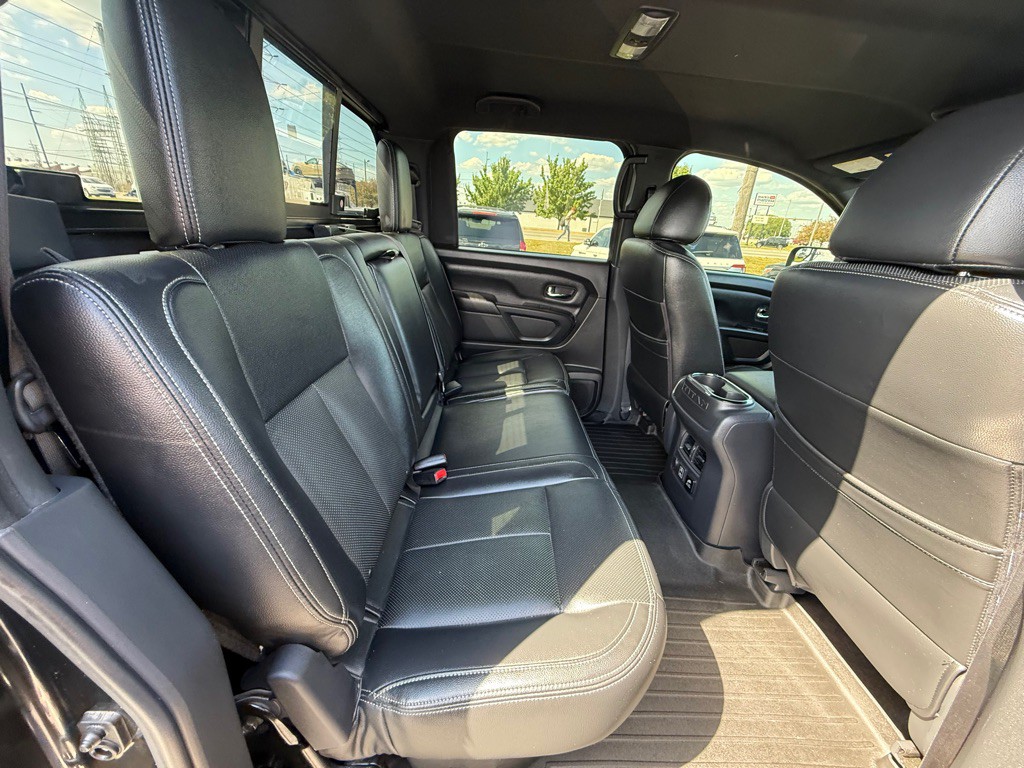 2019 Nissan Titan Image 18