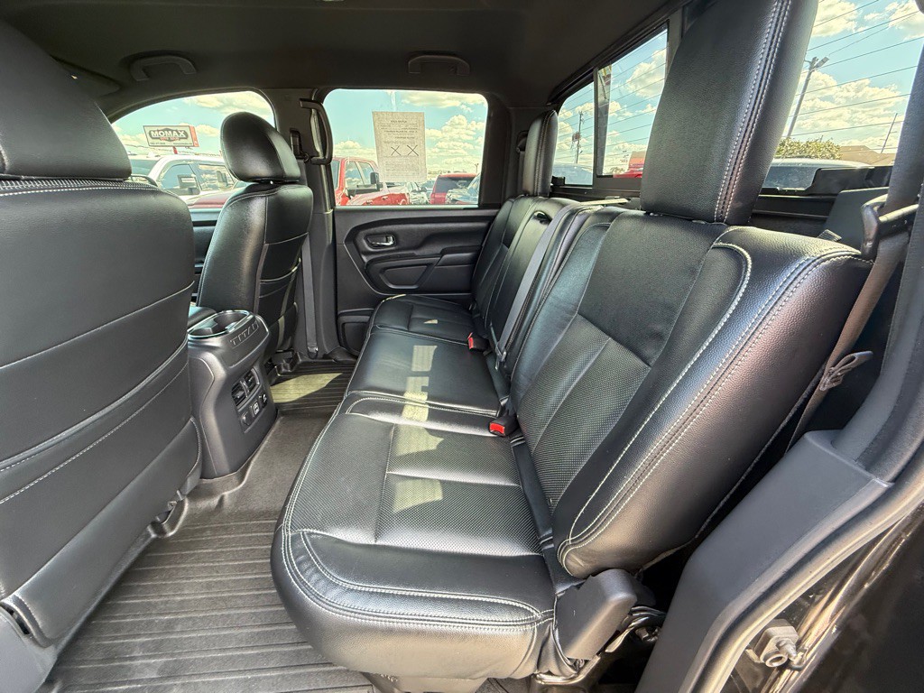 2019 Nissan Titan Image 19
