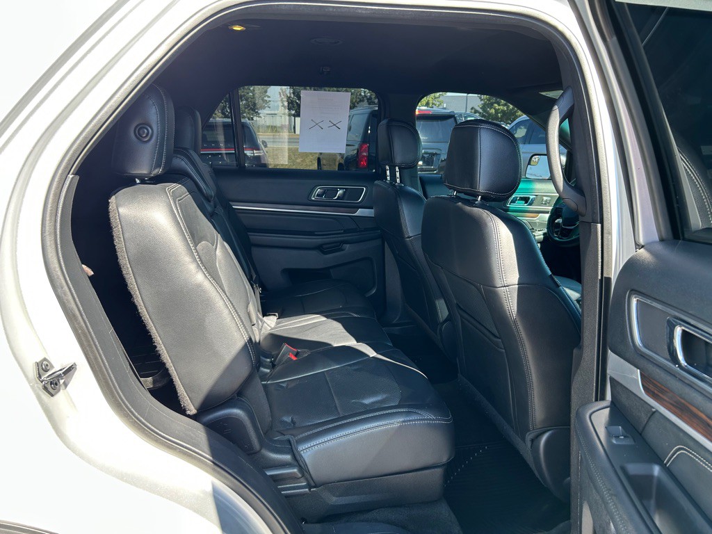 2016 Ford Explorer Image 12