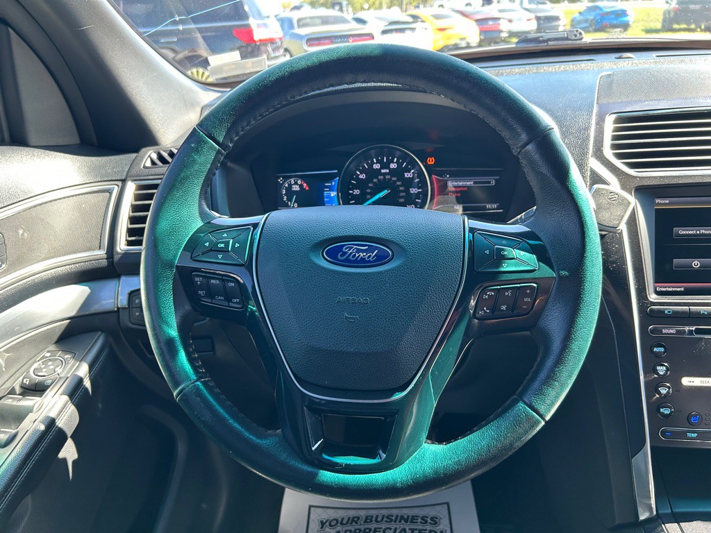 2016 Ford Explorer Image 17