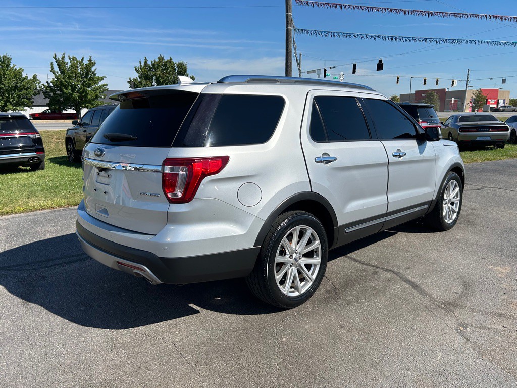 2016 Ford Explorer Image 29