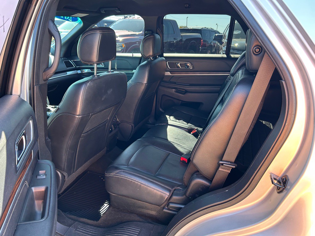 2016 Ford Explorer Image 34