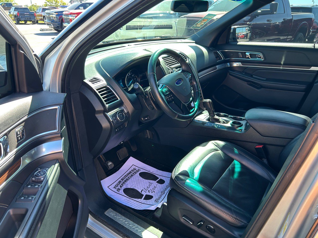 2016 Ford Explorer Image 35