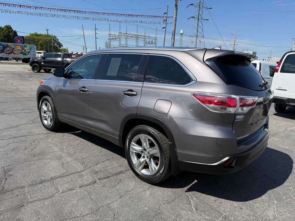 2015 Toyota Highlander Image 10