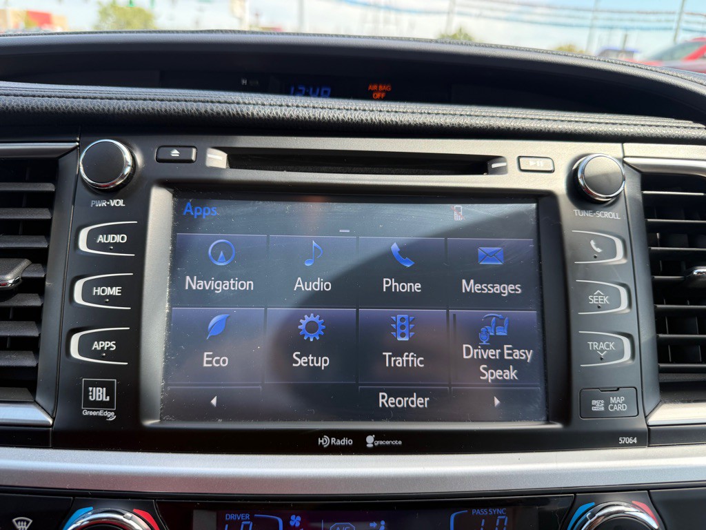 2015 Toyota Highlander Image 12