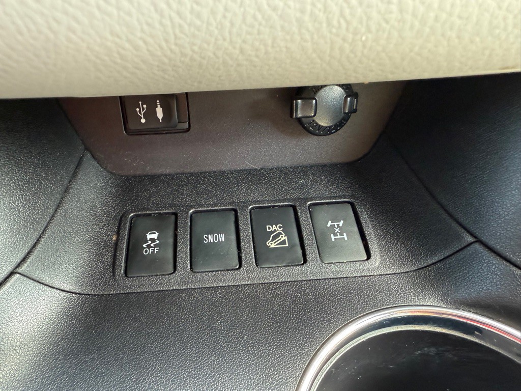 2015 Toyota Highlander Image 17