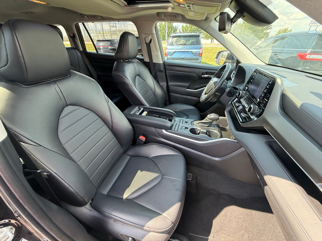 2022 Toyota Highlander Image 16